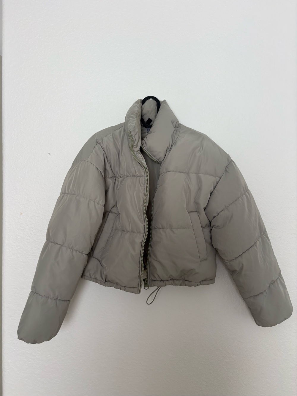 H&M Cropped Puffer Jacket